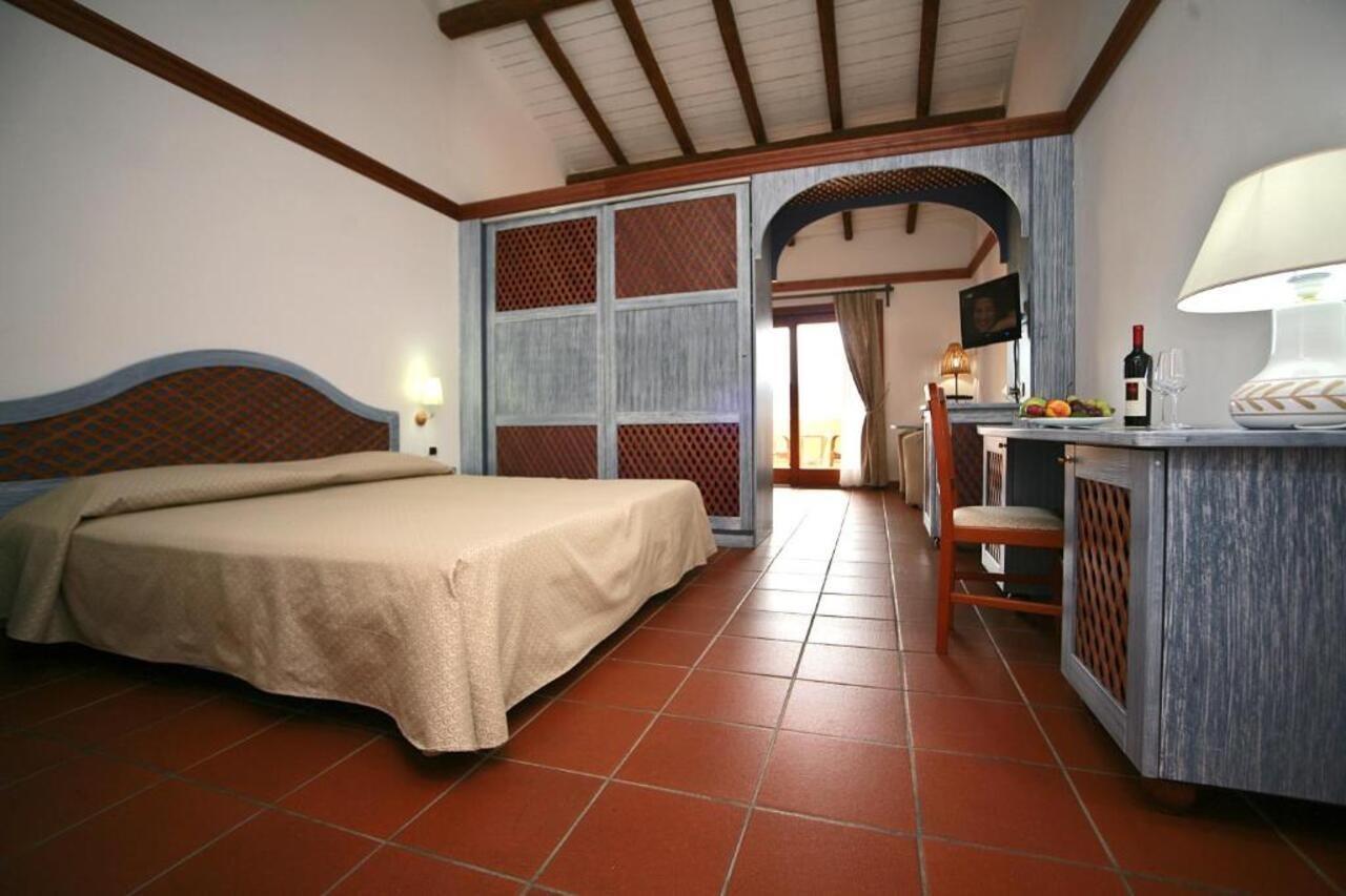 Hotel Palumbalza פורטו רוטונדו חדר תמונה